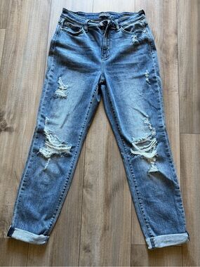 Judy Blue Medium Wash Distressed Boyfriend Jeans